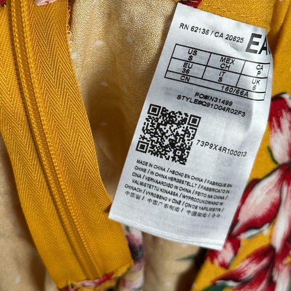 Guess Skirt Size Small - Picture 5 of 5